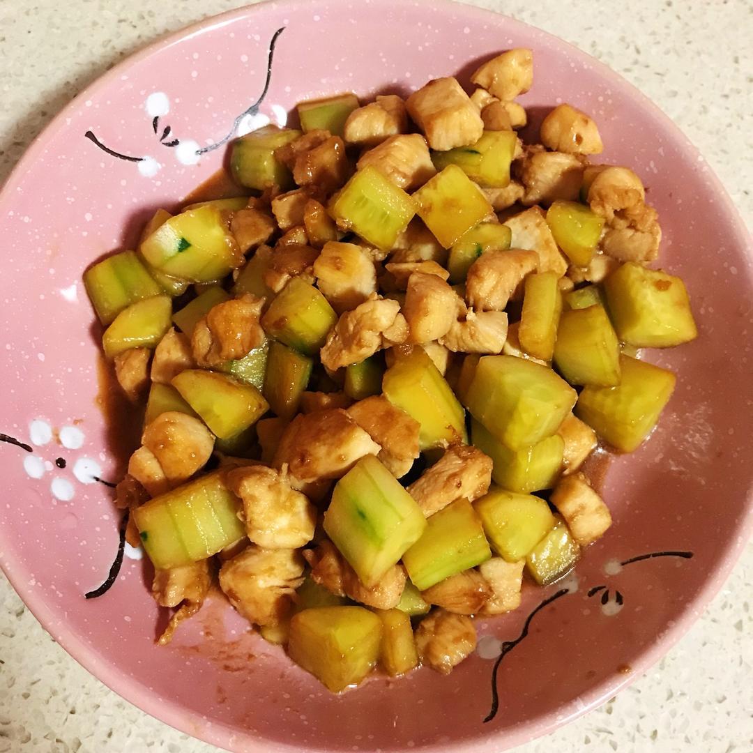 黄瓜鸡丁