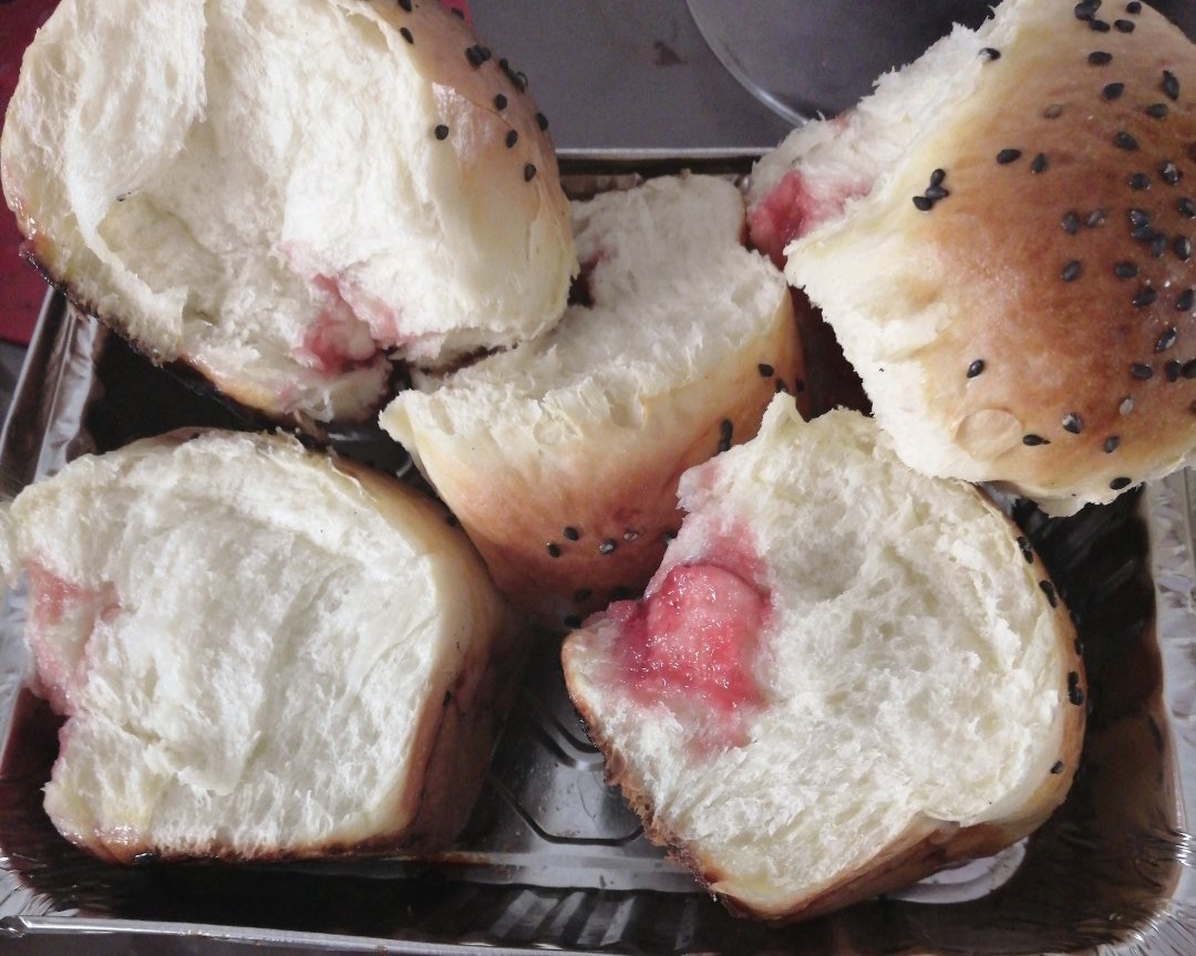 草莓酱面包的做法