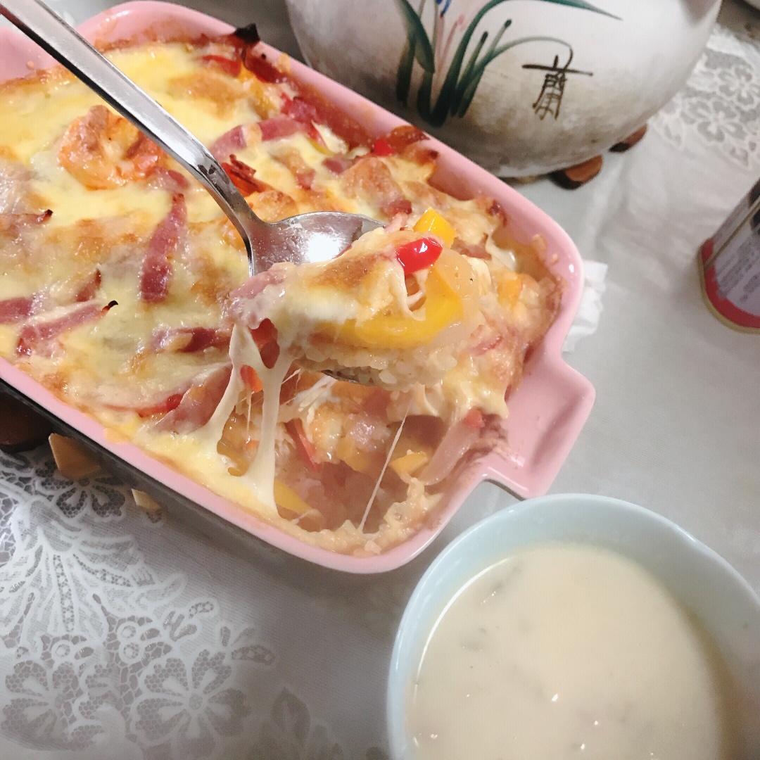 超快手超好吃的芝士焗饭（番茄虾球芝士焗饭）