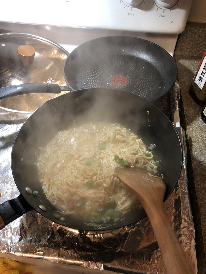 超级下饭的蒜蓉金针菇！好吃到爆