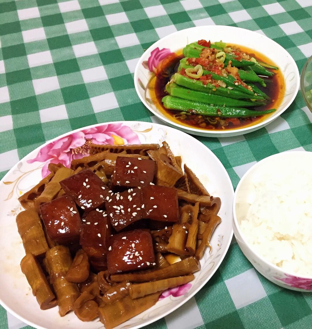笋尖烧肉，肥而不腻的笋尖烧肉