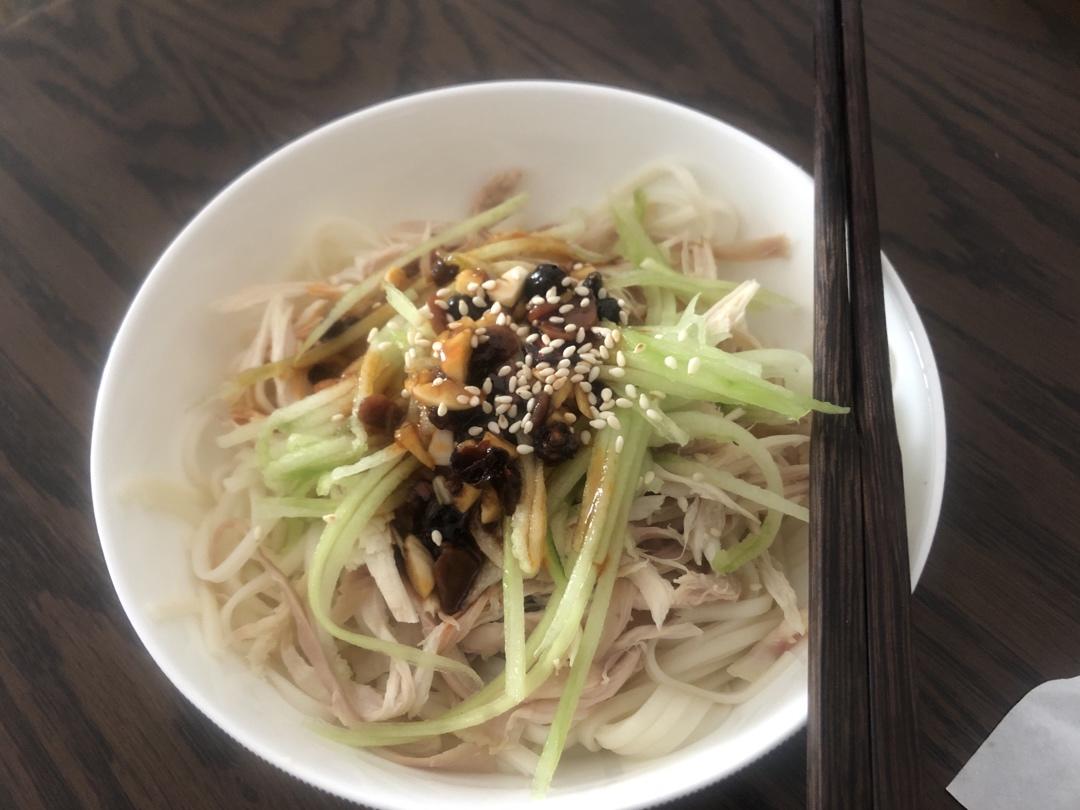 鸡丝凉面