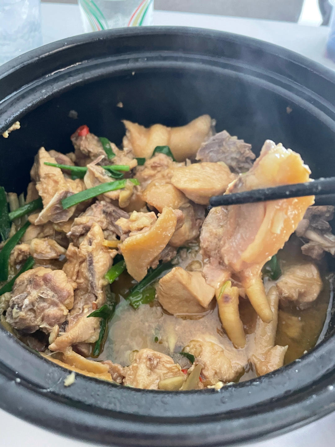 香味十足的沙姜鸡煲