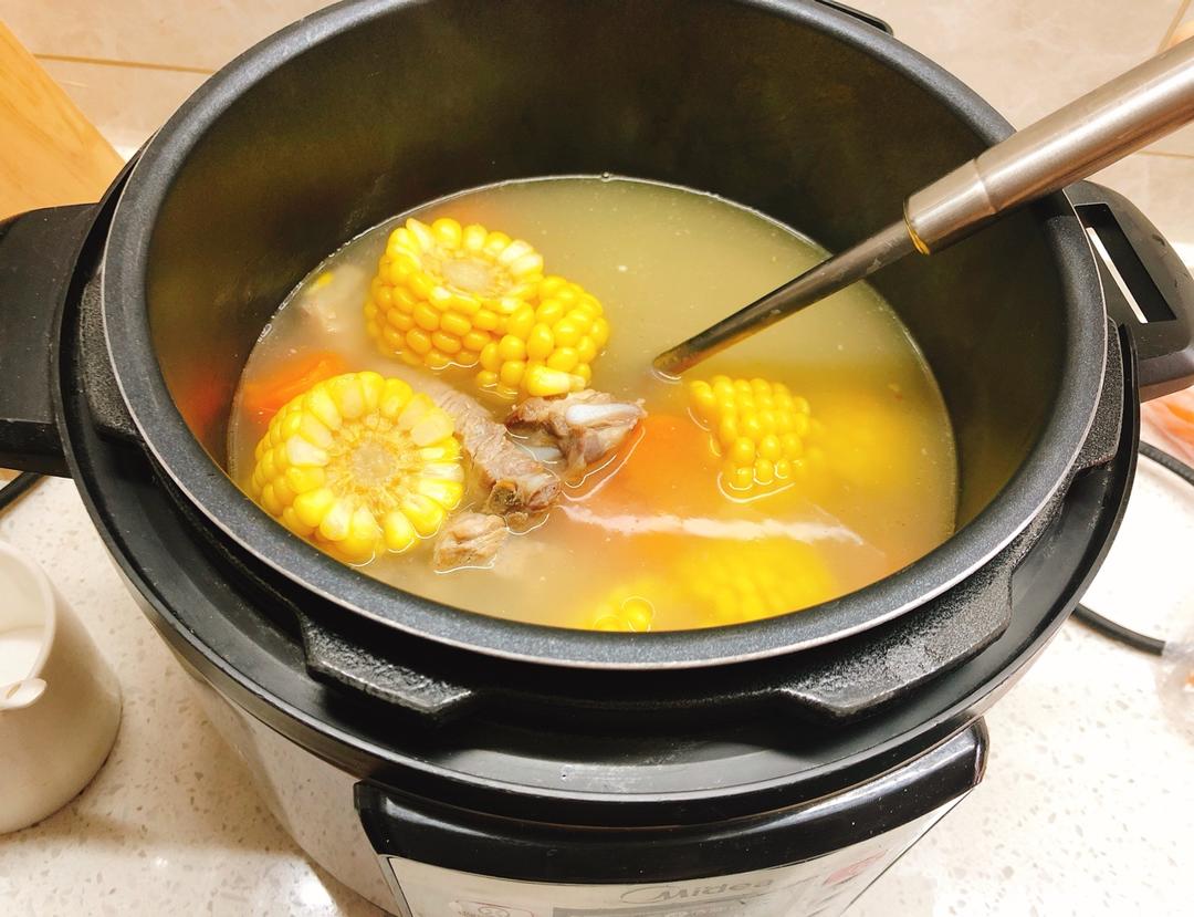 好喝的玉米排骨汤🌽