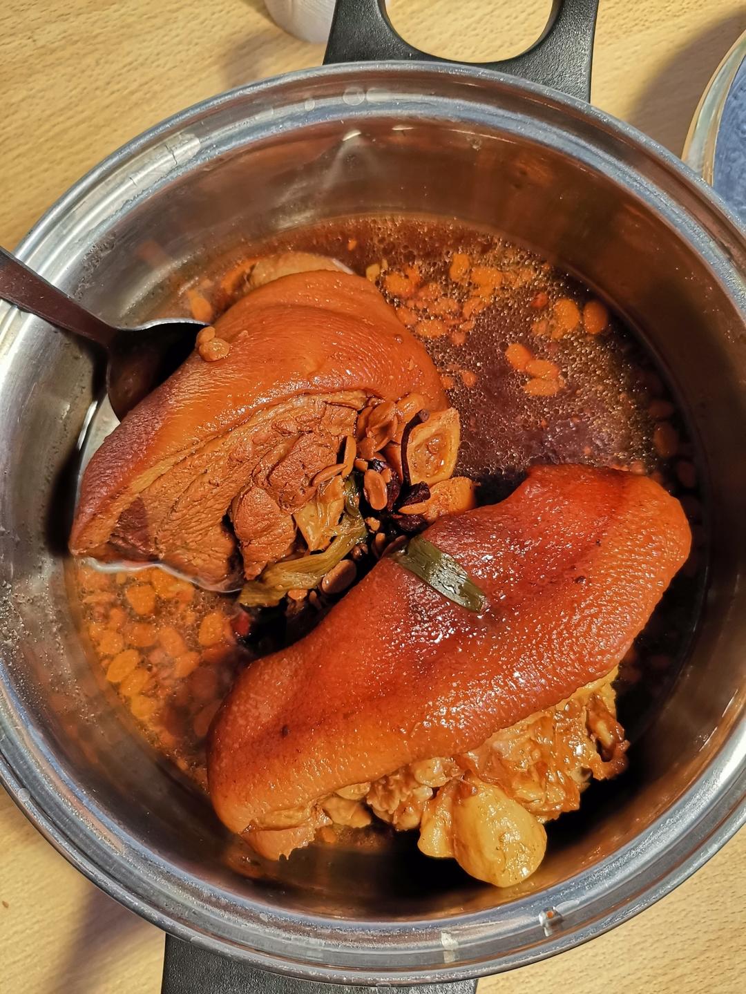 【红烧肘子】（家庭版卤蹄膀）