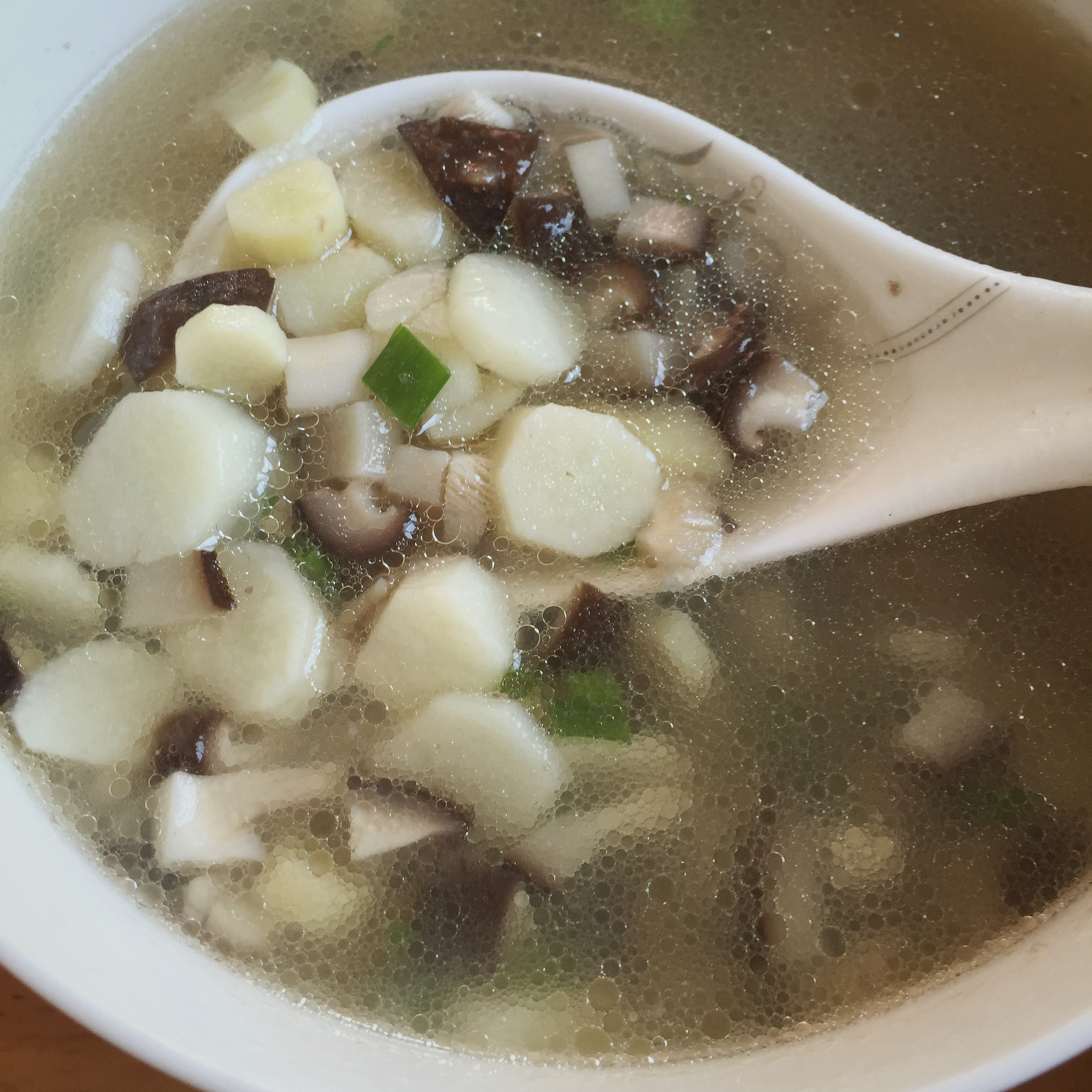 瞎瞎瞎瞎瞎蕊做的香菇山药汤
