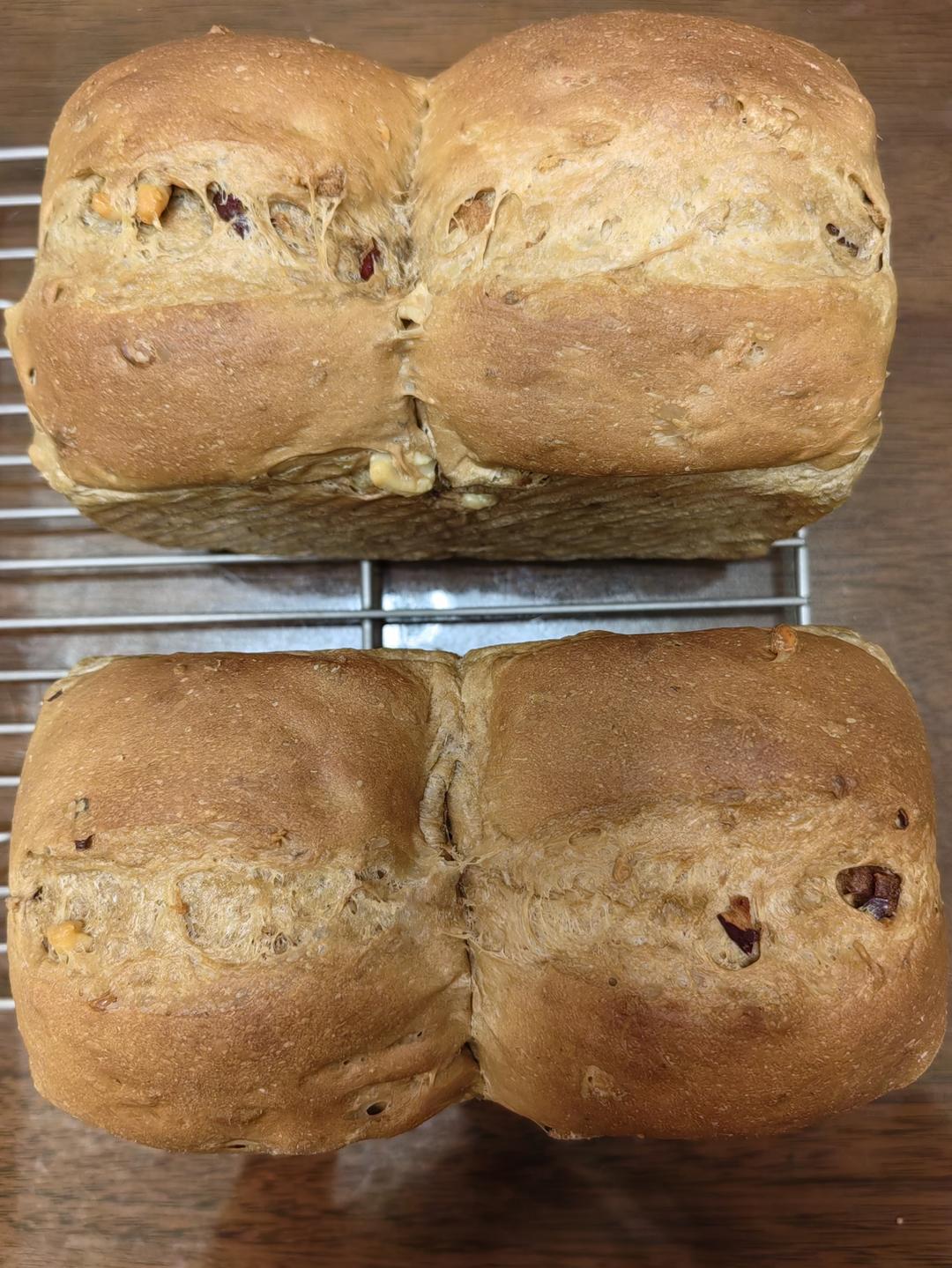 红枣核桃料多多，一炉8条小吐司记录