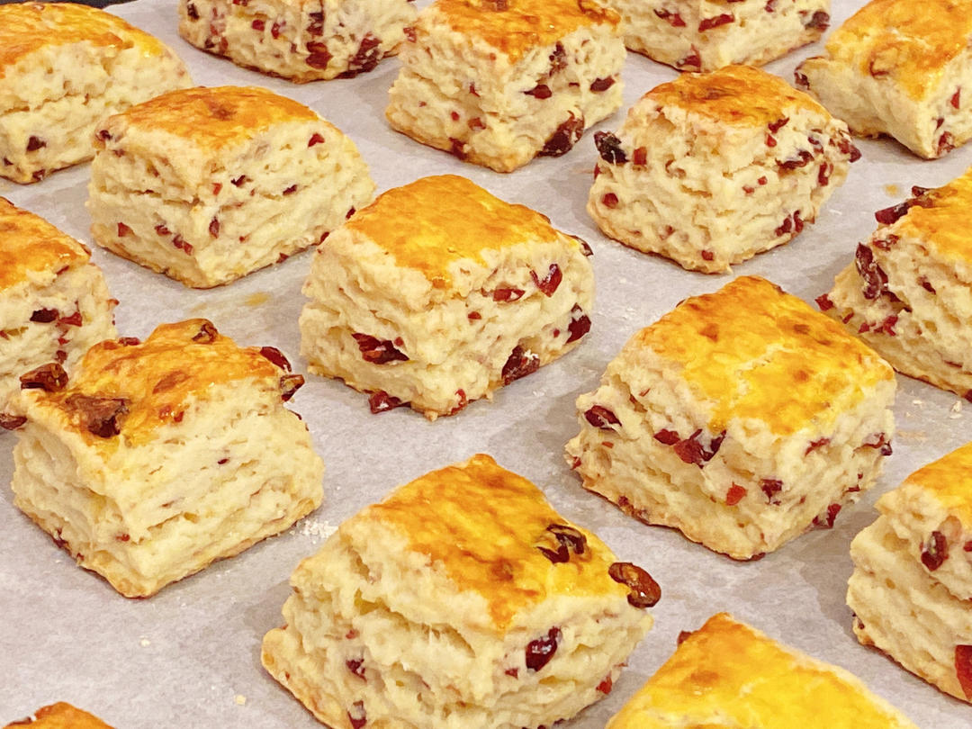 消耗淡奶油的司康