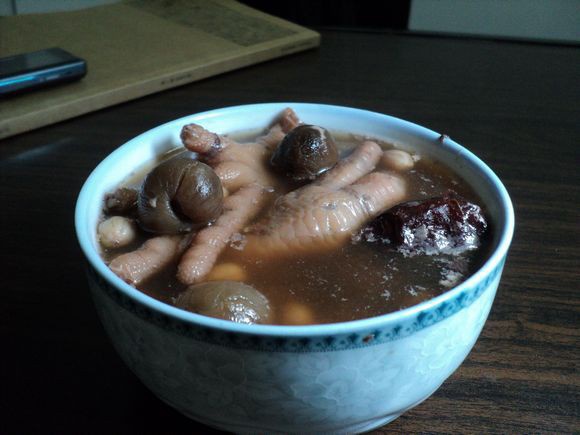 红枣花生煲鸡爪
