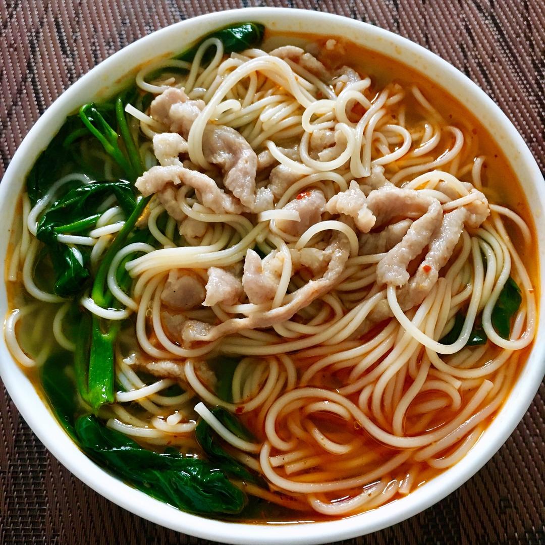 面条 超好吃的青菜肉丝面 cici不吃香菜做的超好吃的青菜肉丝面