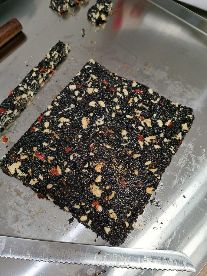 枸杞核桃花生黑芝麻片