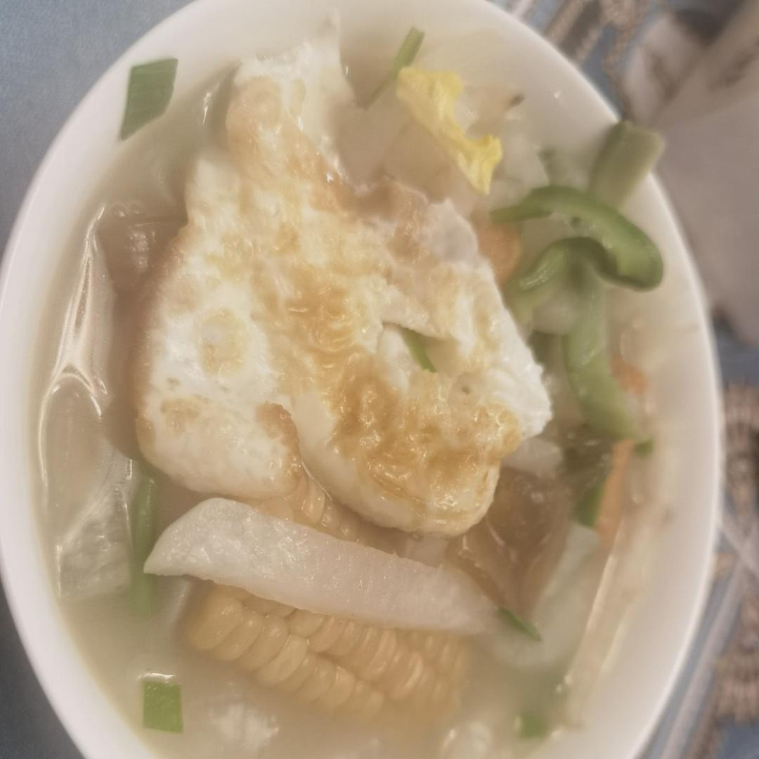 适合宝宝秋天喝的汤·煎蛋白萝卜汤