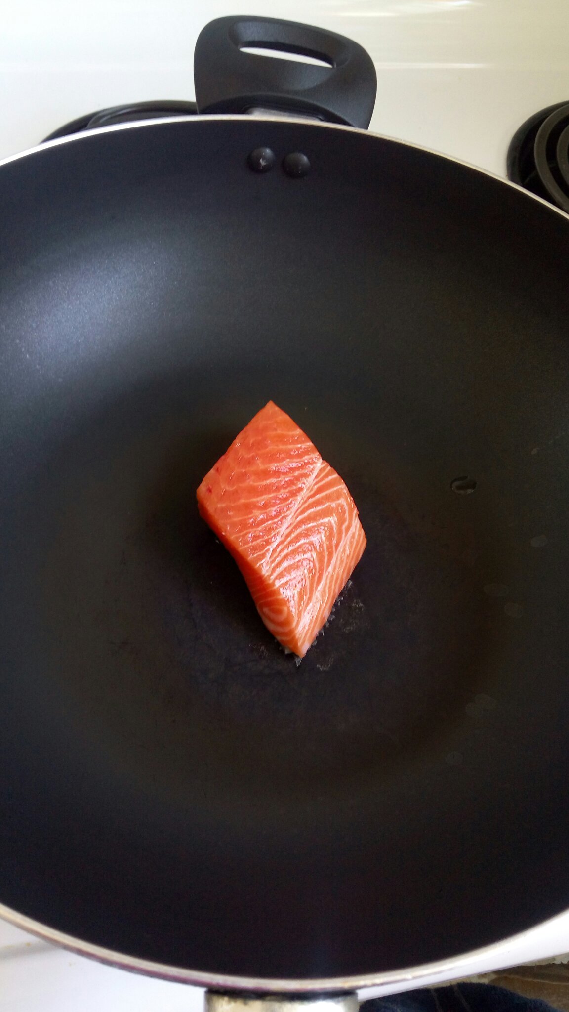 三文鱼健康沙拉的做法 步骤3
