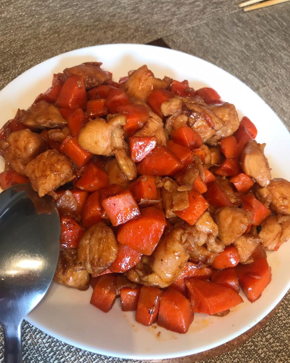胡萝卜鸡丁