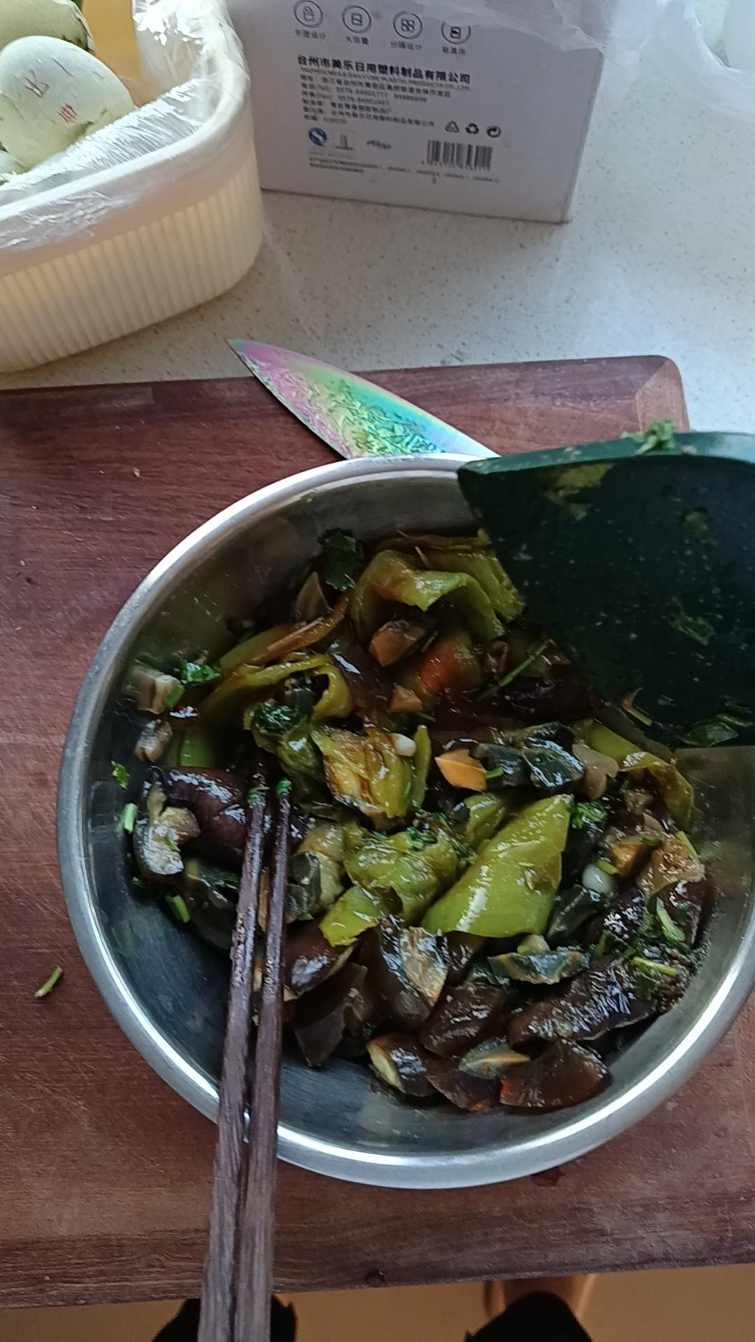 擂辣椒皮蛋茄子