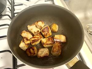 洋葱鹰嘴豆藜麦炖猪肉的做法 步骤2