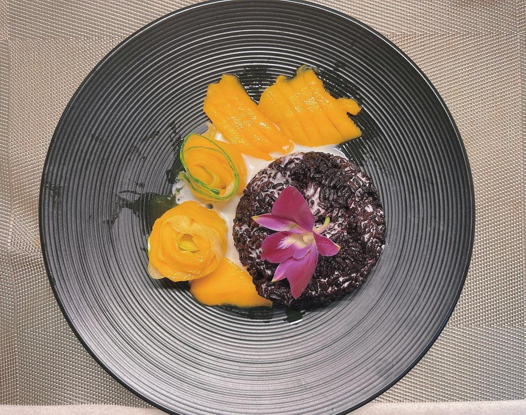 舍不得吃的泰式椰汁糯米饭（芒果花切法详细介绍）