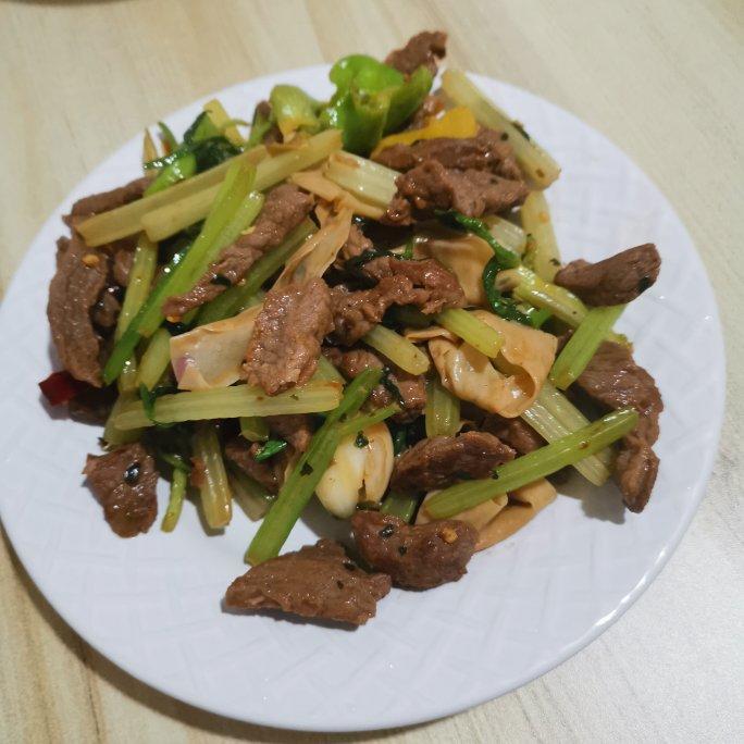 芹菜炒牛肉