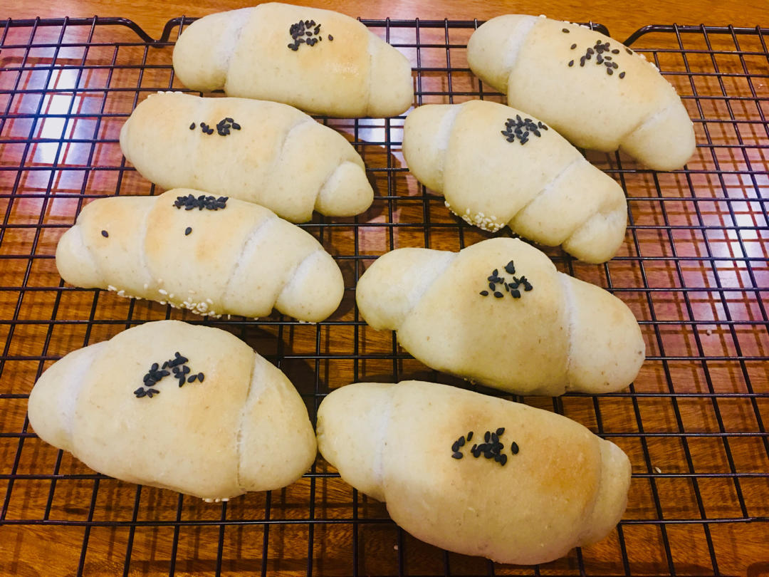 全麦芝麻盐面包