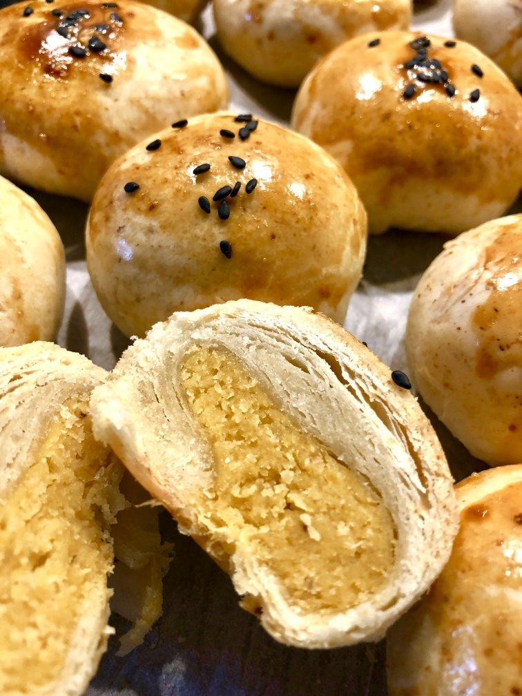 蛋黄酥：抹茶酥：（奶黄味）