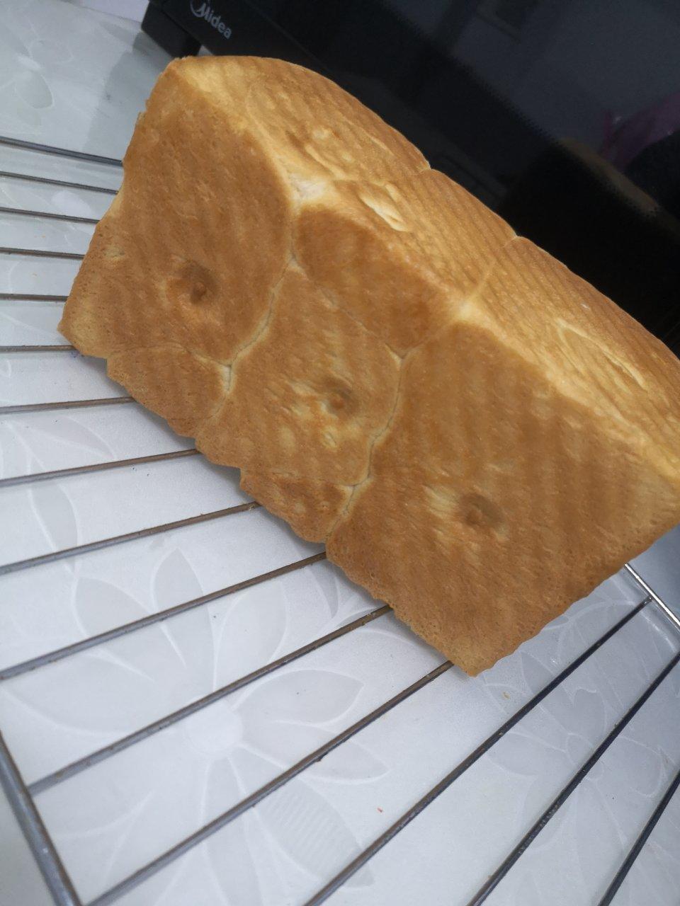 用烤箱自己做面包--手工牛奶吐司面包