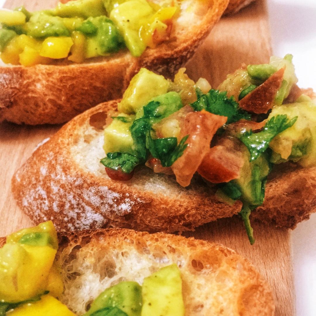 清爽开胃又低卡- 墨西哥牛油果莎莎酱 Mexican Avocado Salsa