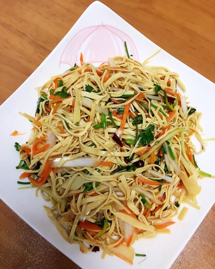 liy天骄做的炝拌干豆腐丝