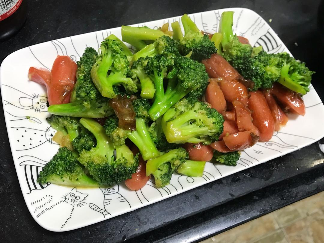 蒜香西兰花炒脆皮肠