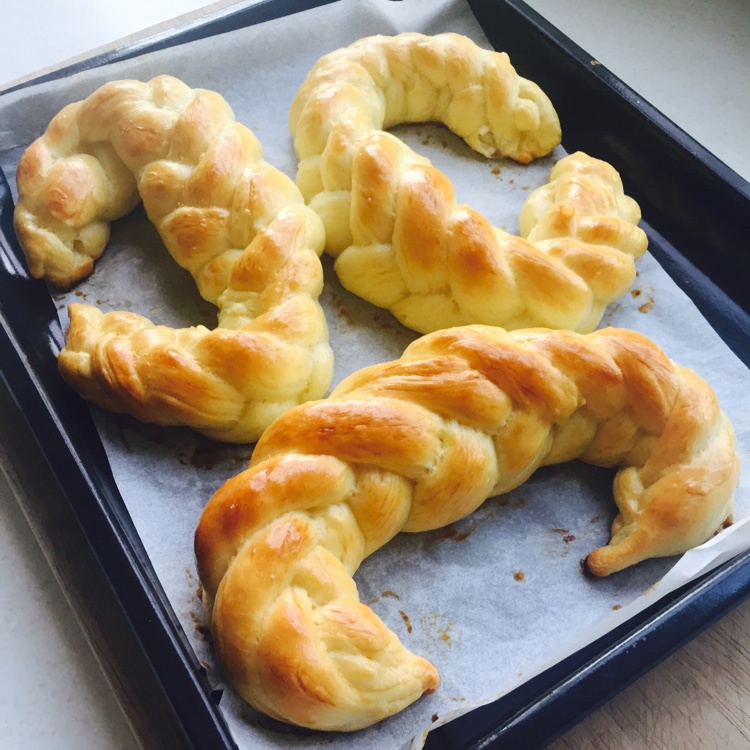 狐狸你好狐狸再见做的五股辫子金牛角面包