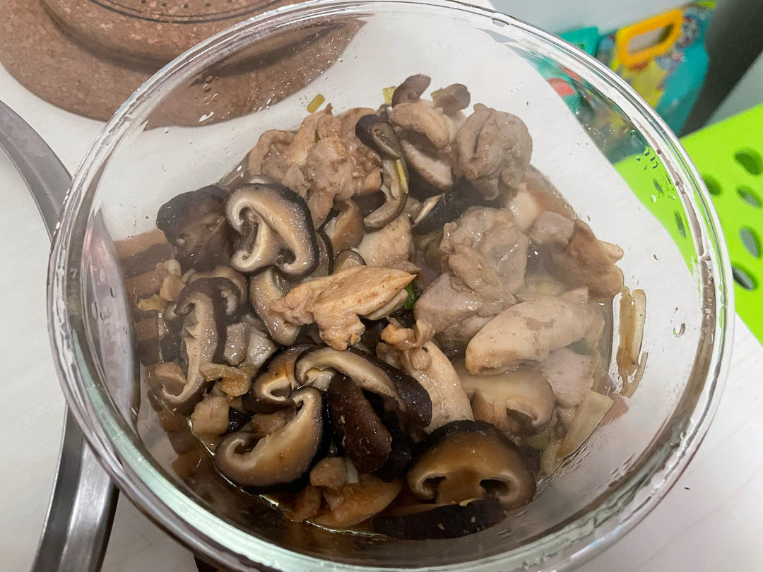 我一直一直做的一道菜，怎么做都好吃 | 香菇蒸鸡
