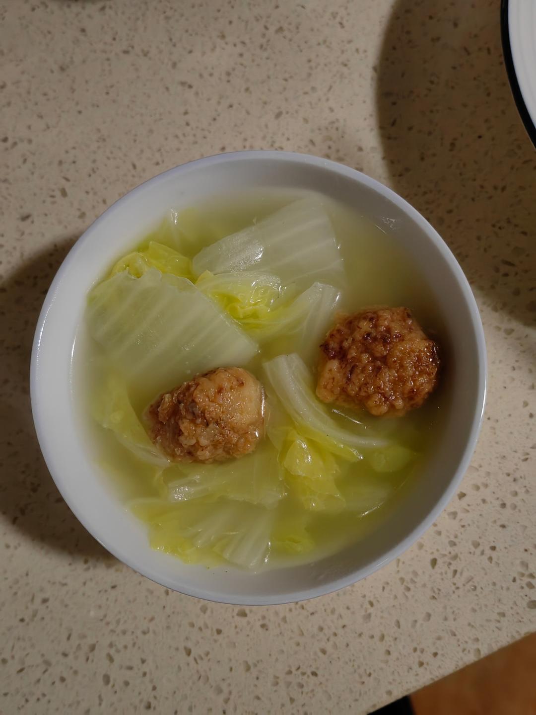 白菜粉丝肉圆汤