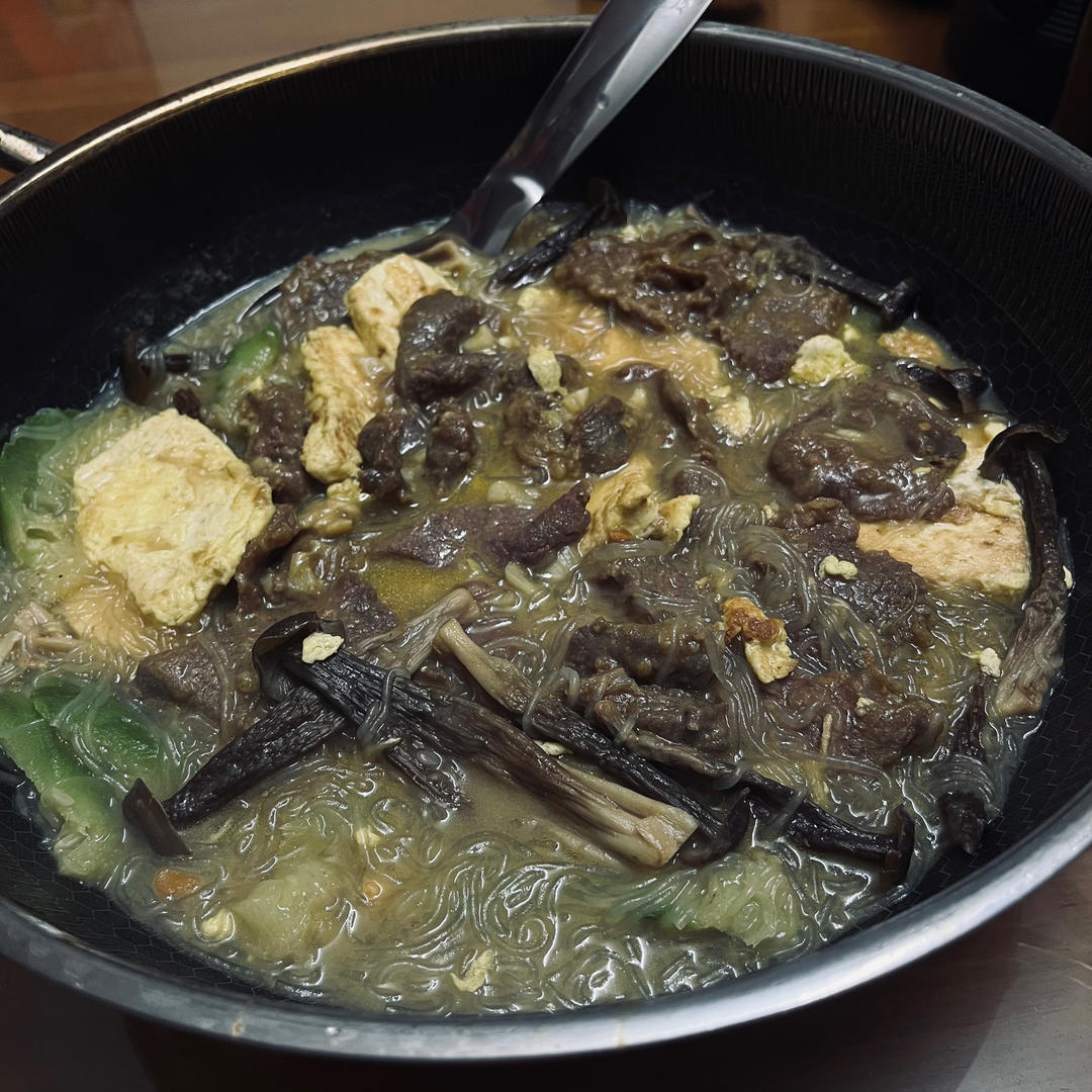 豆腐丝瓜牛肉煲