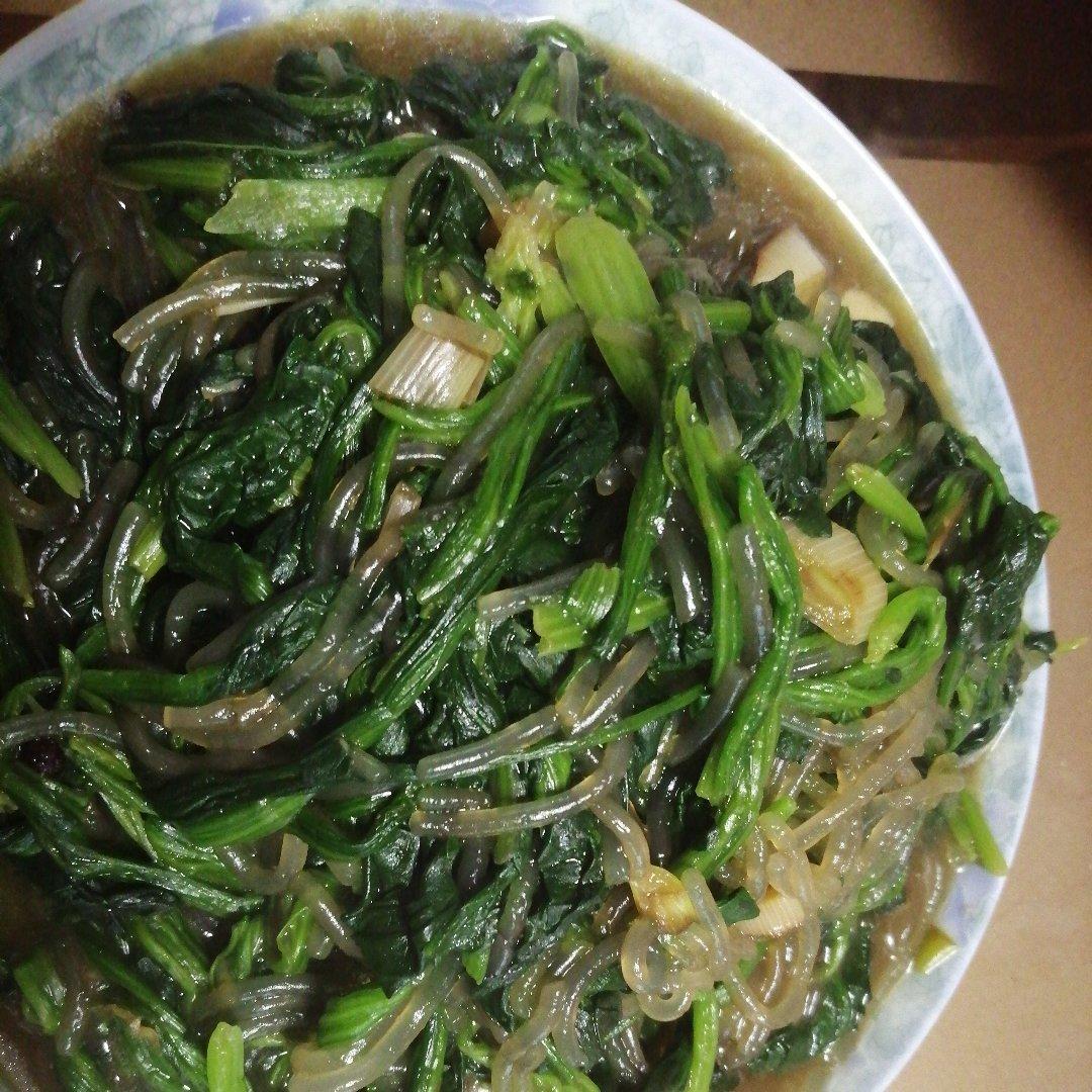菠菜炒粉丝