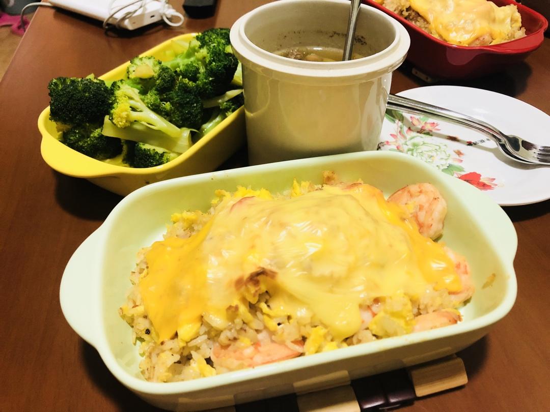 鲜虾培根焗饭
