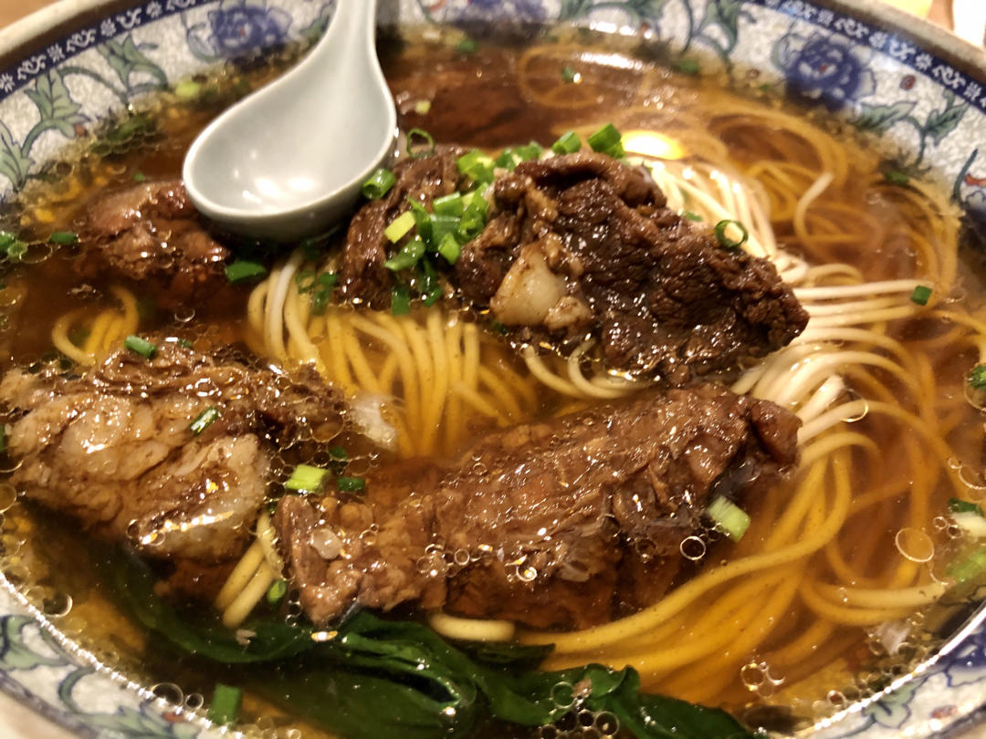 30分钟不用看火｜高压锅牛腩·面