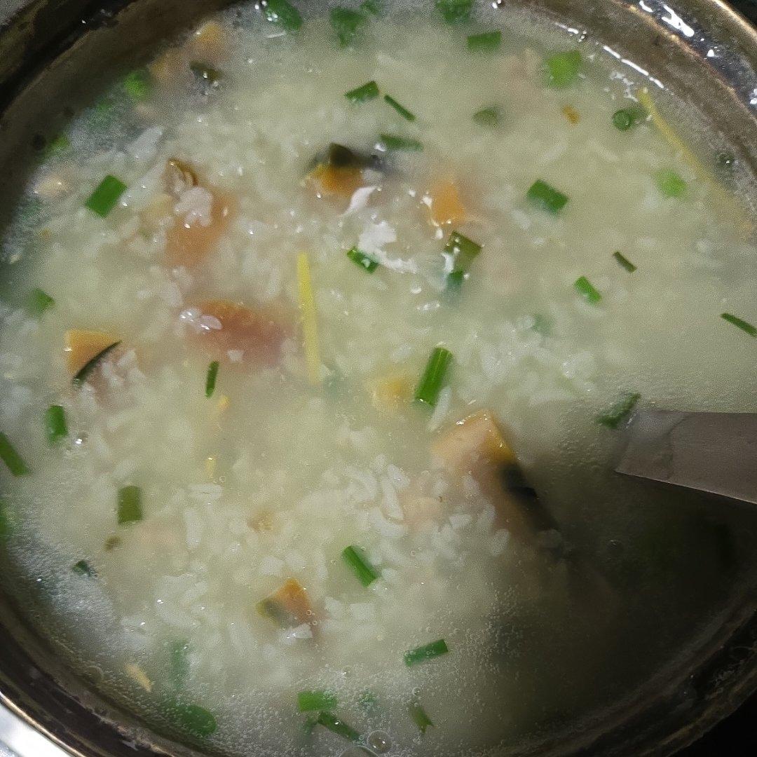 堂妈小厨——超好喝的皮蛋瘦肉粥