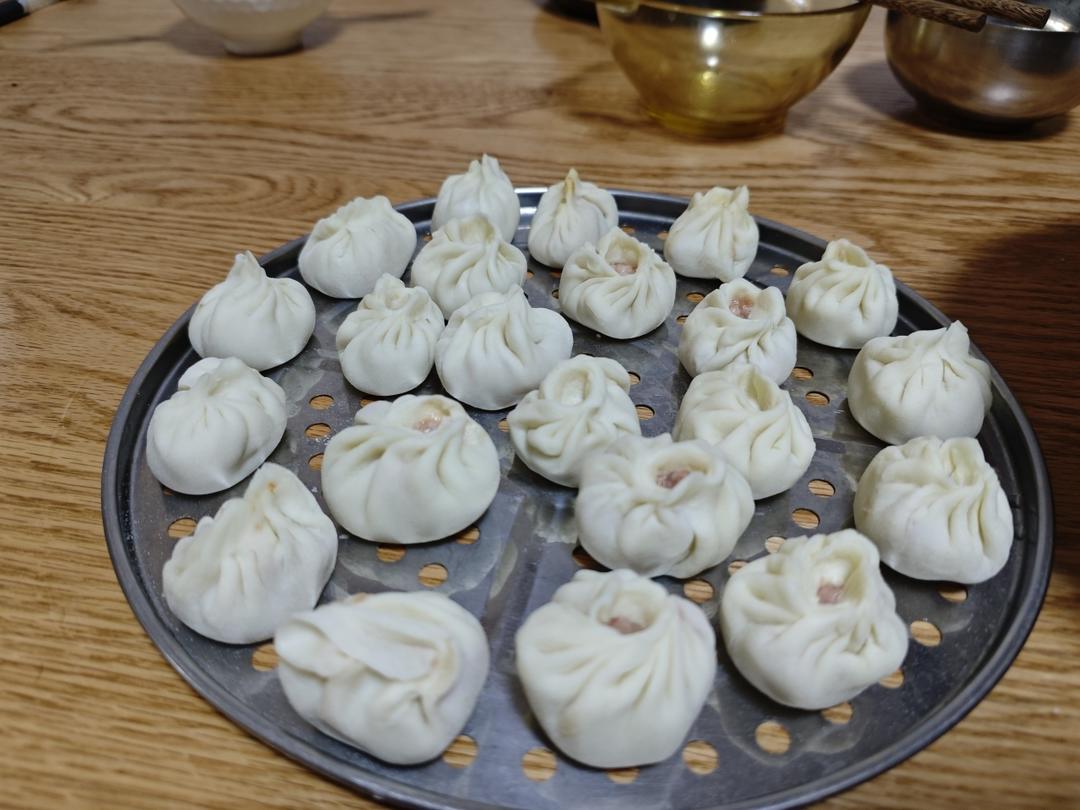 灌汤蟹黄小笼包