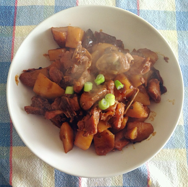 土豆炖鸡块