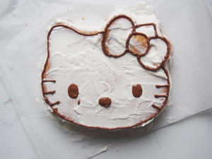 Hello Kitty奶油蛋糕的做法 步骤11