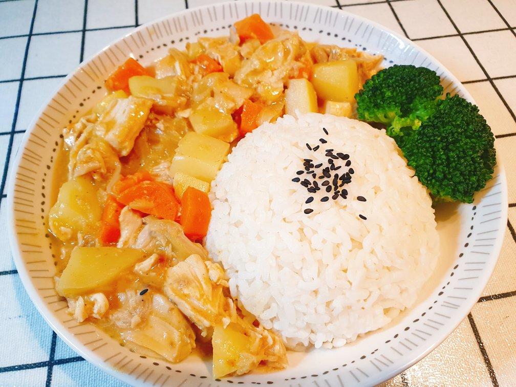 小布布布布做的日式咖喱鸡饭!最正宗日本家庭做法!简单又好吃!