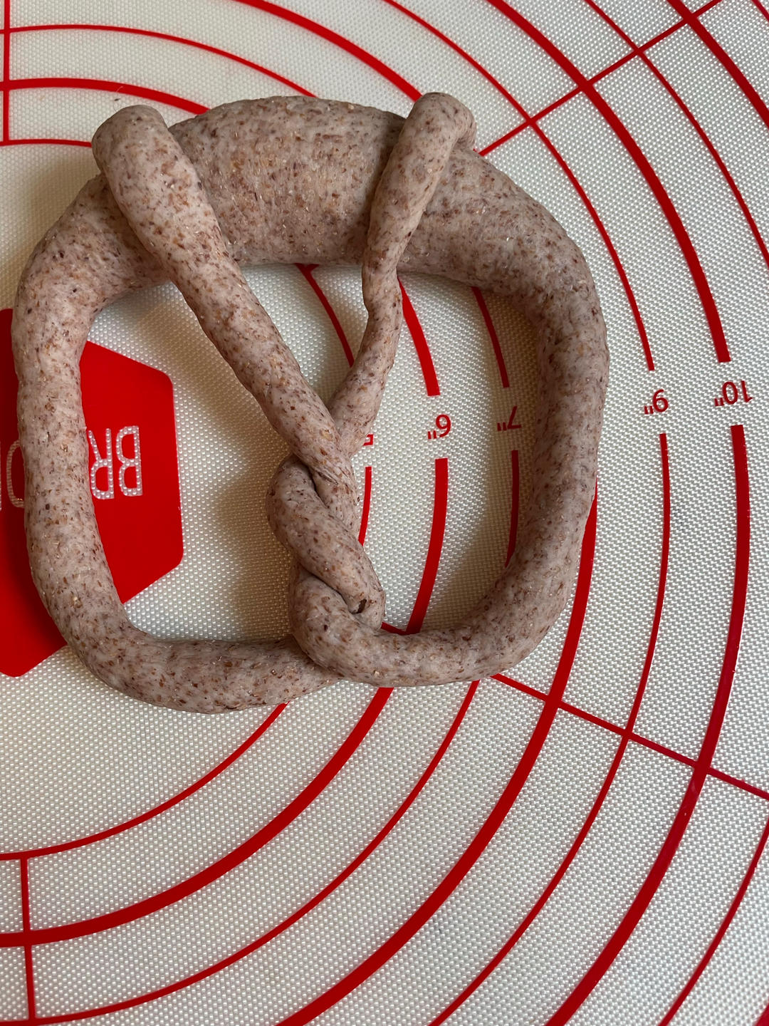 无糖全麦碱水结（碱水面包）