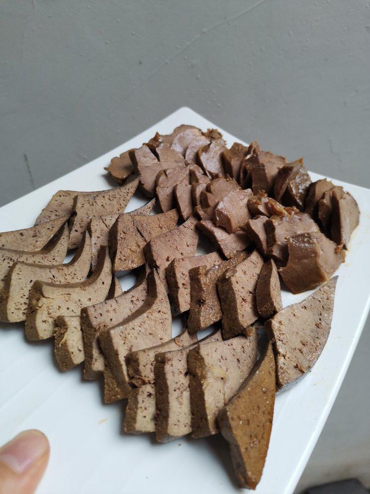 詹小瑜做的卤猪心猪肝卤心肝