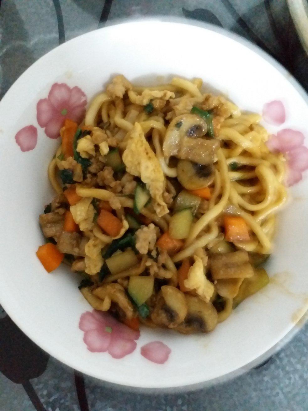 肉丝炒面