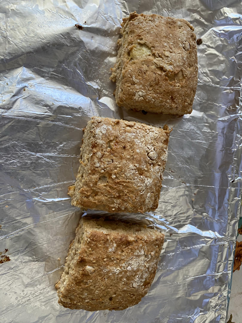 香掉鼻子的香蕉花生酱全麦司康