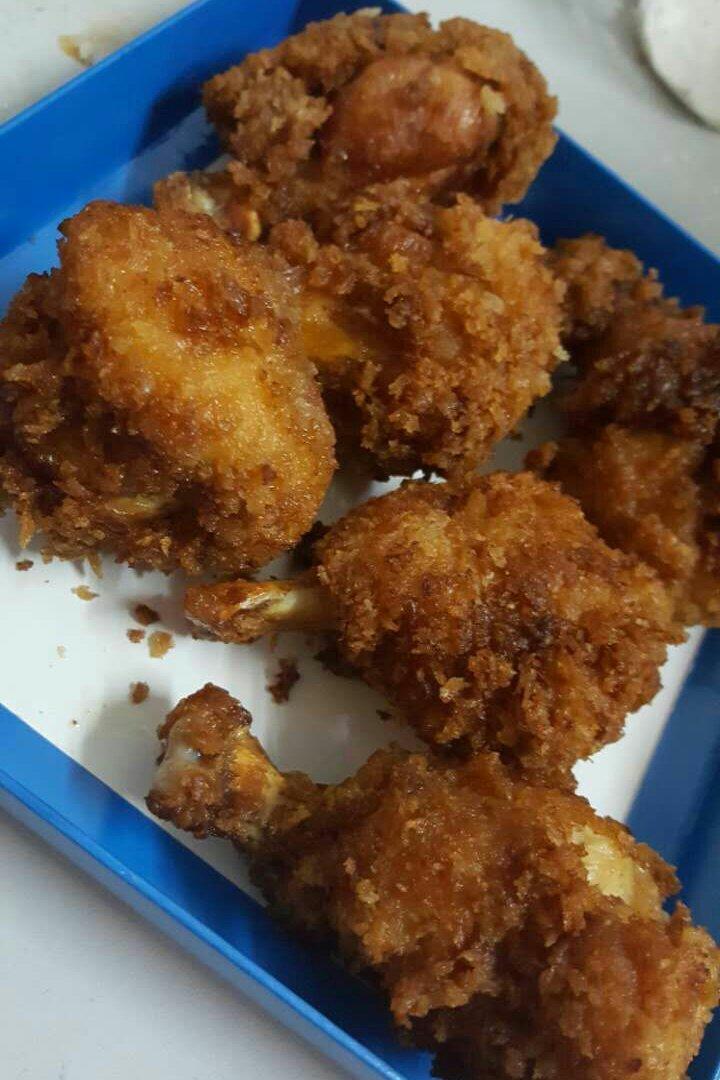 梁青叶大果儿做的面包糠炸鸡腿(可以和肯德基相媲美的炸鸡腿)