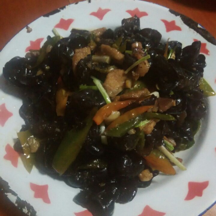 青椒木耳肉丝
