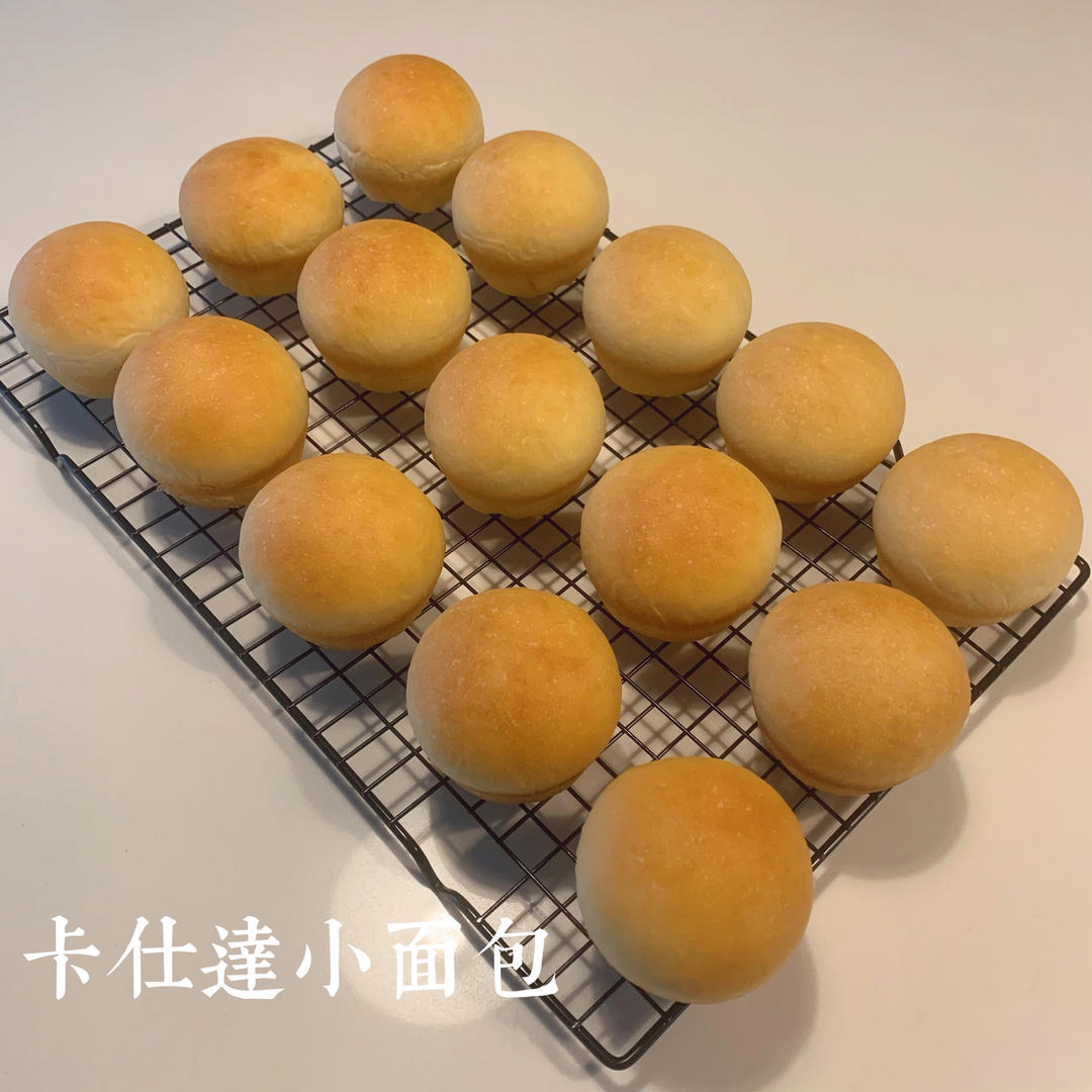 超级软的卡仕达小面包