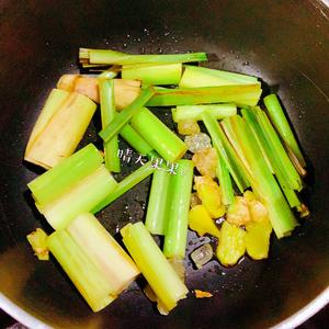 超好吃的简单快手大菜——香茅煮鲍鱼的做法 步骤5