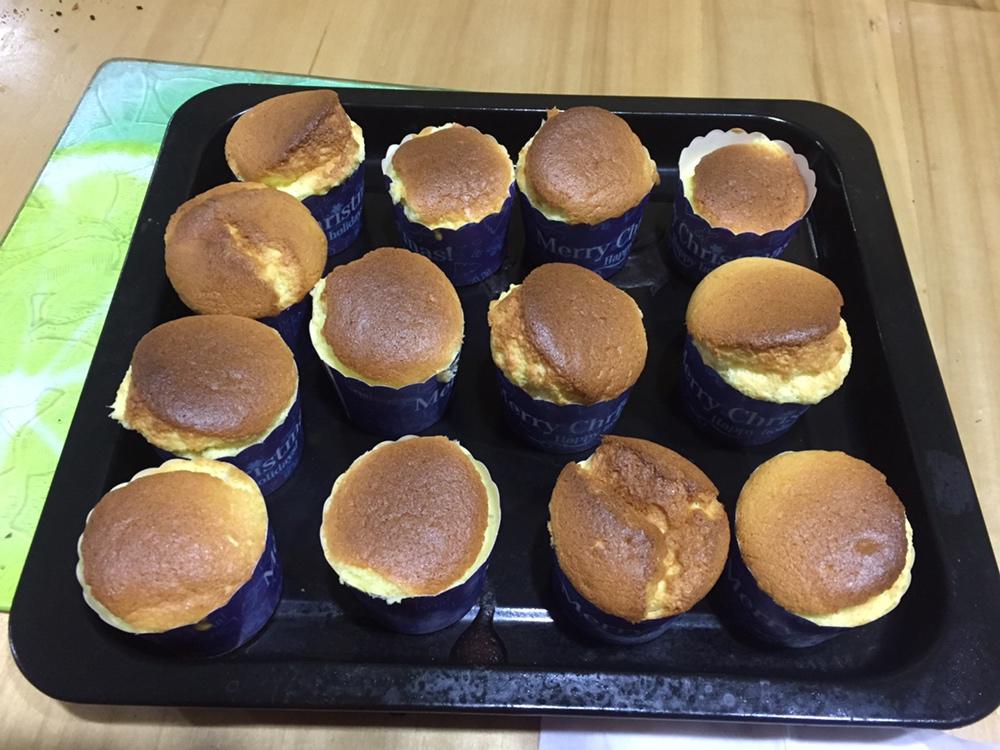 软绵绵戚风纸杯蛋糕