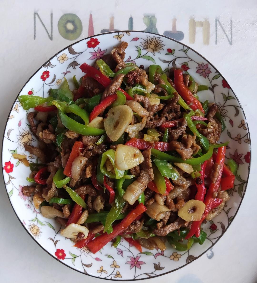 青椒肉丝（超简单的家常菜）